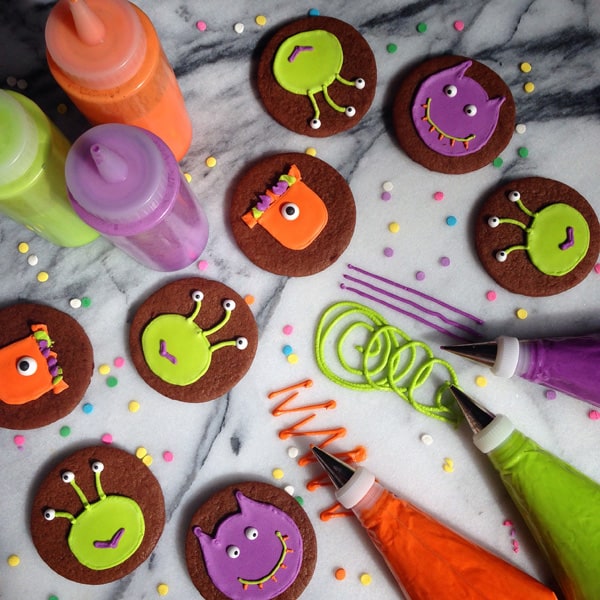 decorating cookies decorating cookies