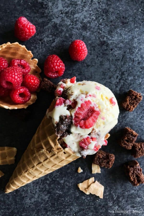 ice cream with fresh raspberries and brownies