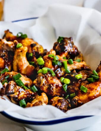 close-up photo of oyster sauce chicken wings