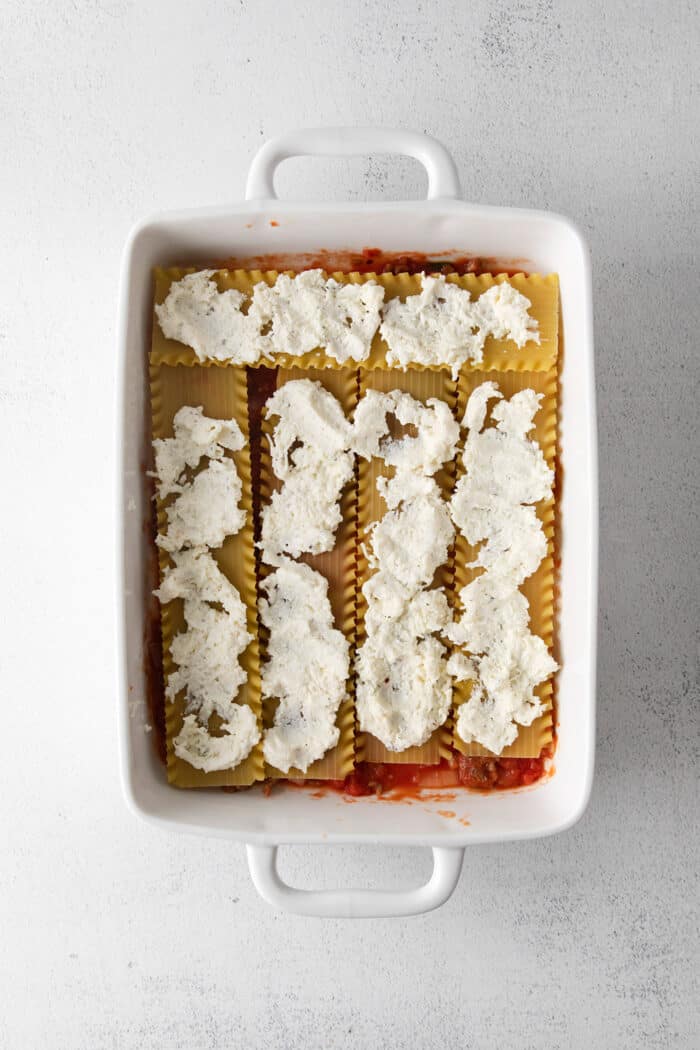 Lasagna noodles layers with cheese filling