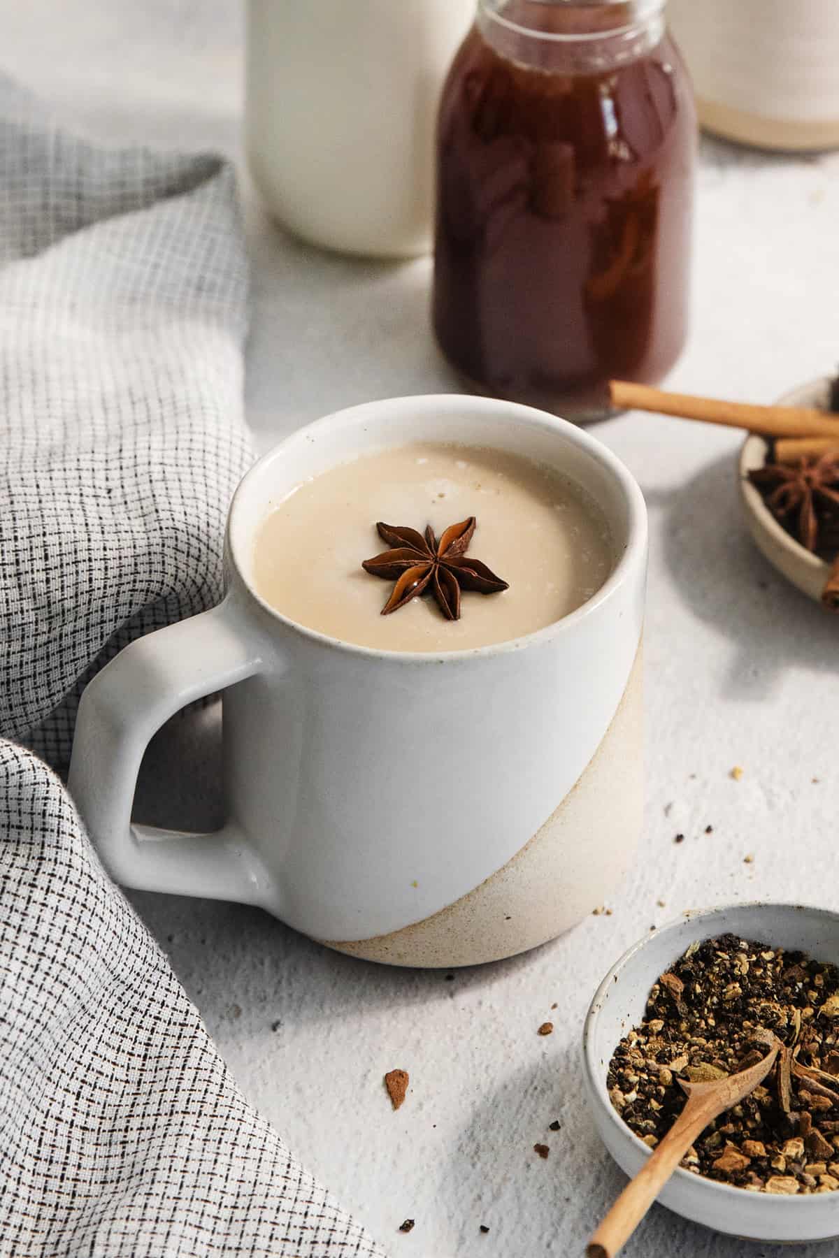 a mug of hot chai latte